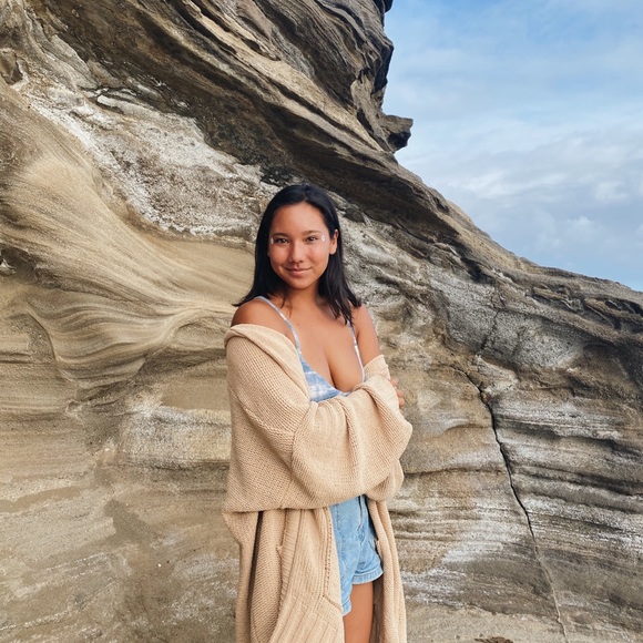 Meet your Posher, Haley - Picture 3 of 3